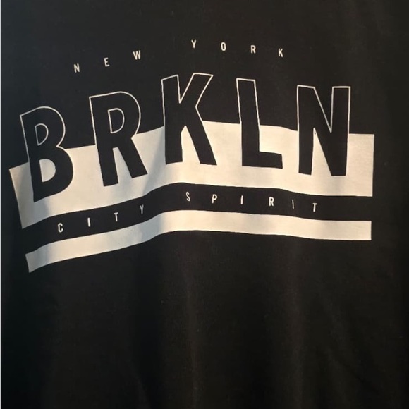 H&M Black Crewneck Sweater with White Print - Picture 5 of 10